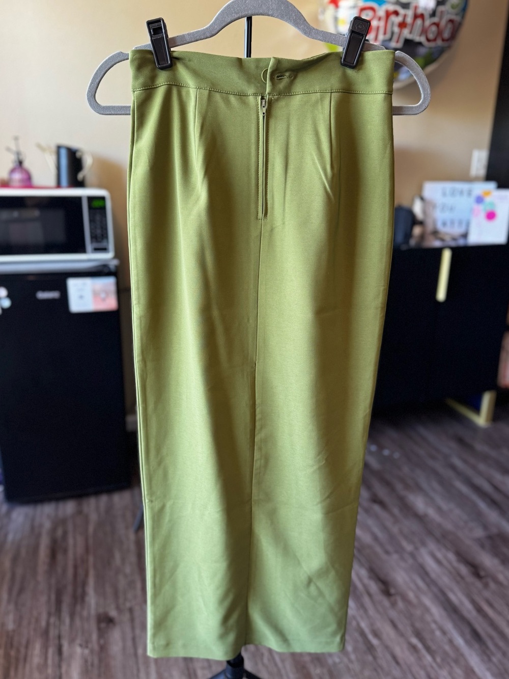 Women's Olive Green Pencil Skirt - Classic High-Waist Style